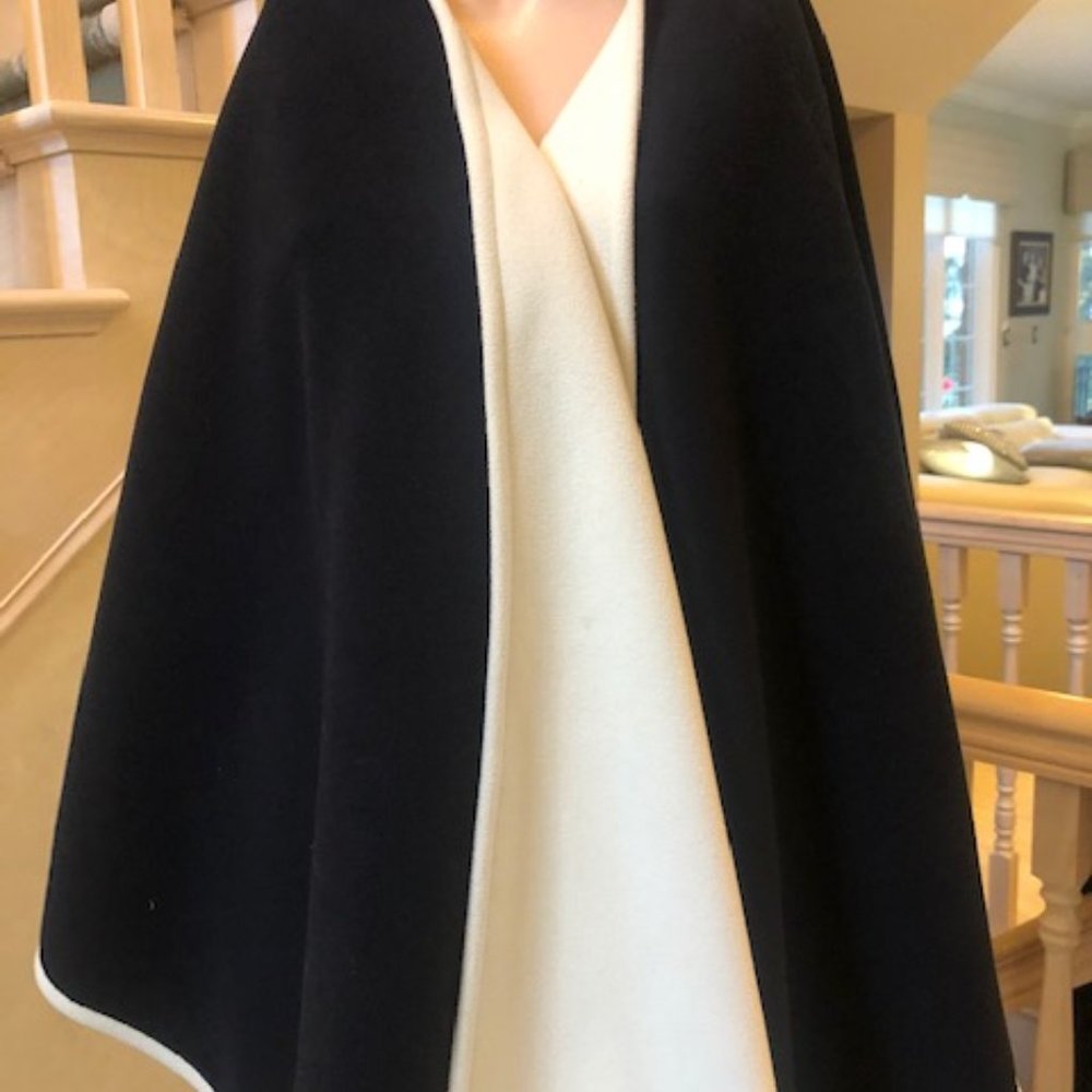 Navy and reversible Cream Cape